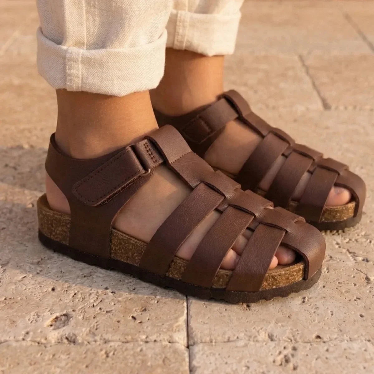 John – Baby Boys’ Hook-and-Loop Comfort Sandals - 20 - Uni Noir